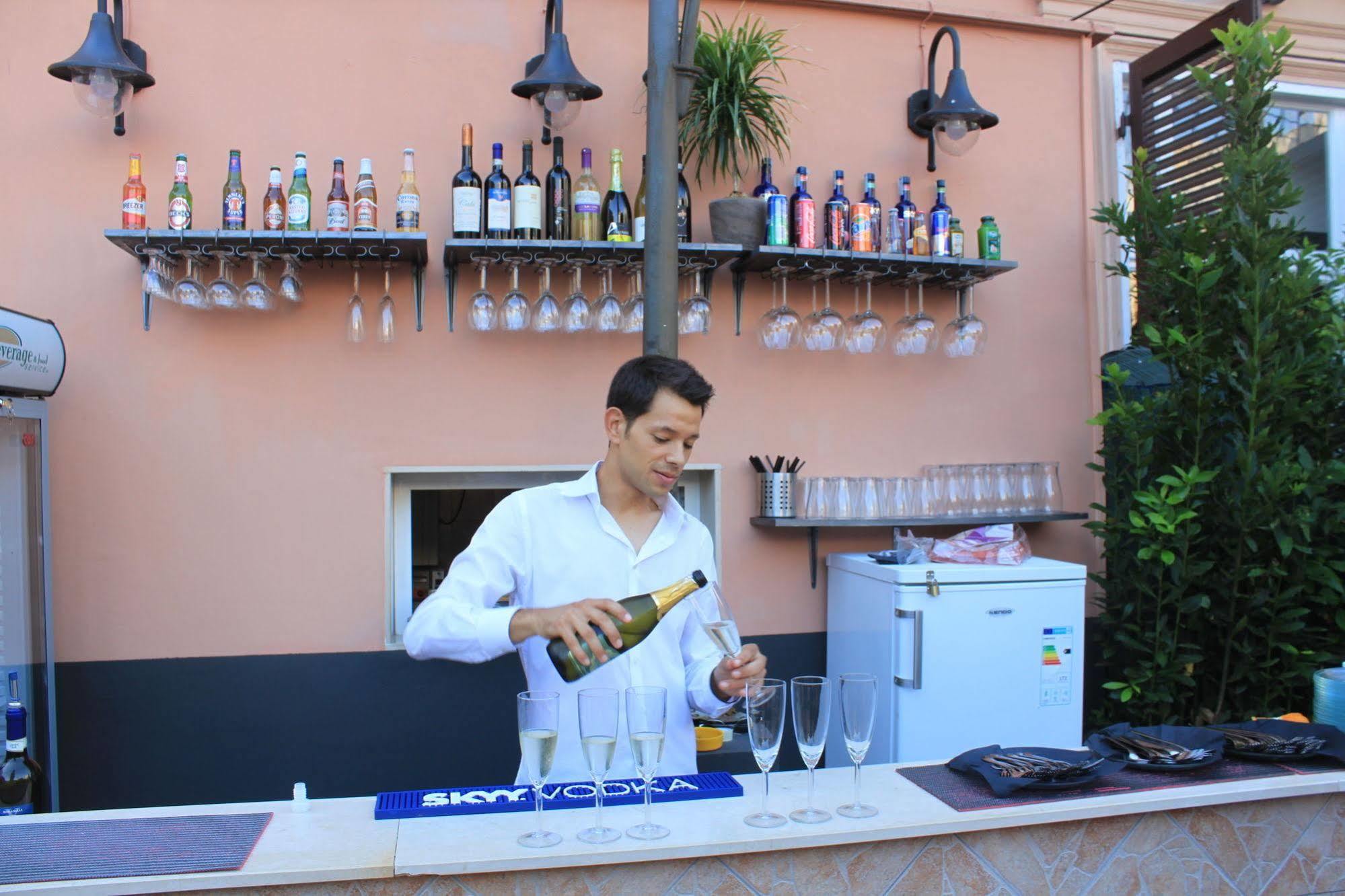 The Roma House Hotel Exterior foto